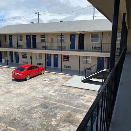 Texas Inn Seguin Exterior photo